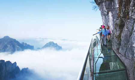 長(zhǎng)沙出發(fā)到張家界玻璃橋云天渡、森林公園、天門(mén)山玻璃棧道往返4天3晚游