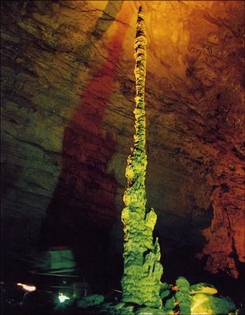 張家界國家森林公園、大峽谷、玻璃橋、鳳凰古城四日游